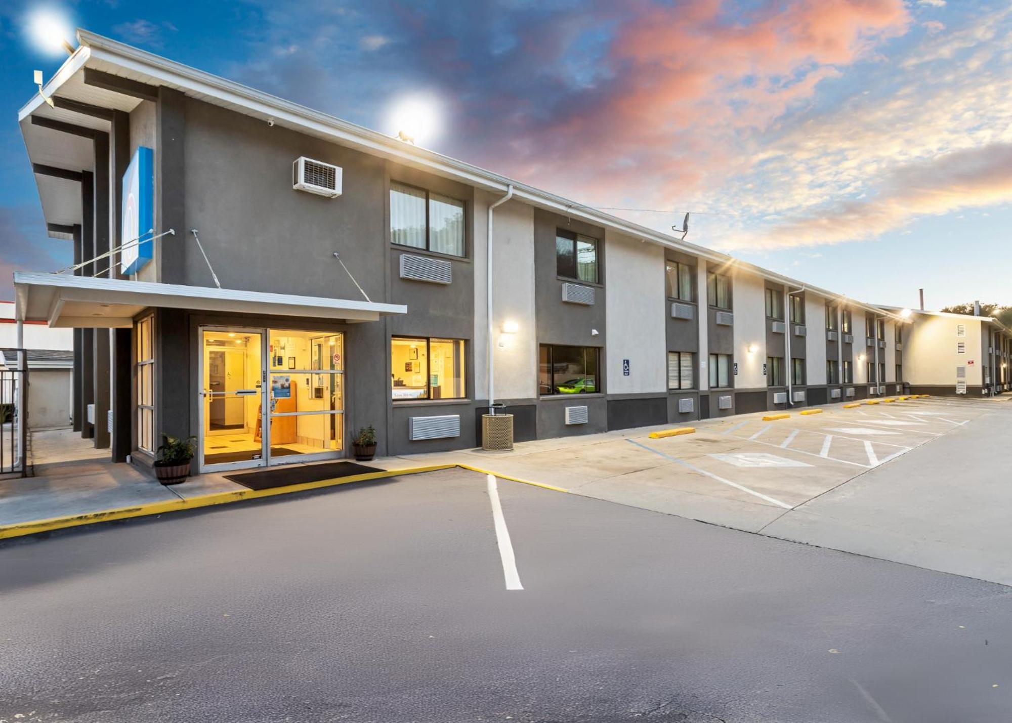 Motel 6 Ogden, Ut- Downtown Exterior photo